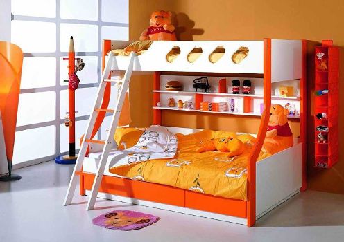 Двухъярусная кровать в детской комнате – за и против